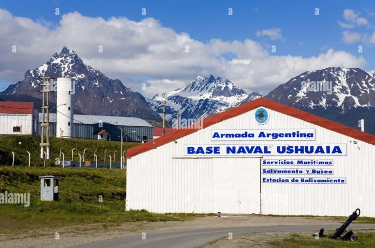 base-naval-de-ushuaia-tierra-del-fuego-patagonia-argentina