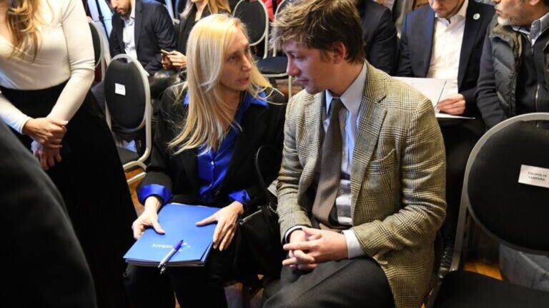 791310-karina-milei-y-santiago-caputo-telam_0