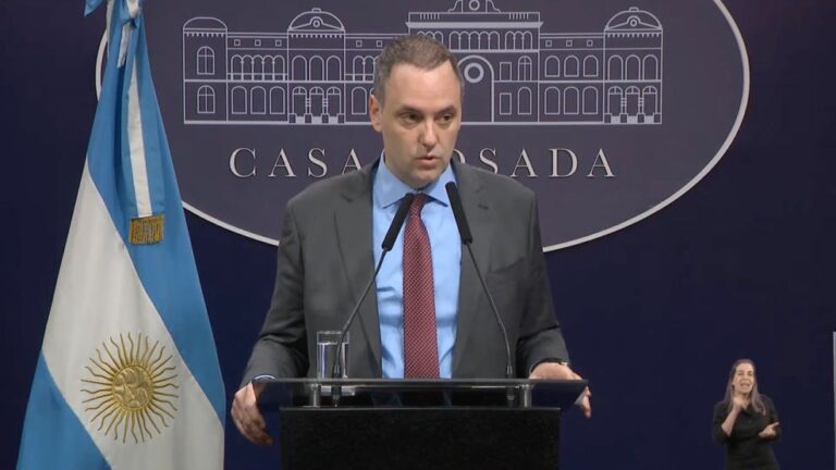 conferencia-de-prensa-del-vocero-presidencial-manuel-adorni-1866549