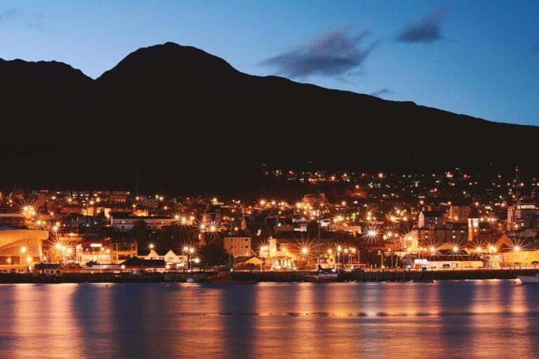 que-hacer-en-ushuaia-de-noche