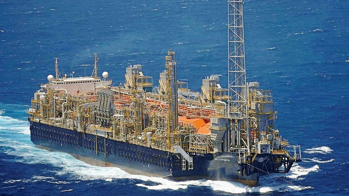 67028988504b7_1180_664! Hilli Episeyo