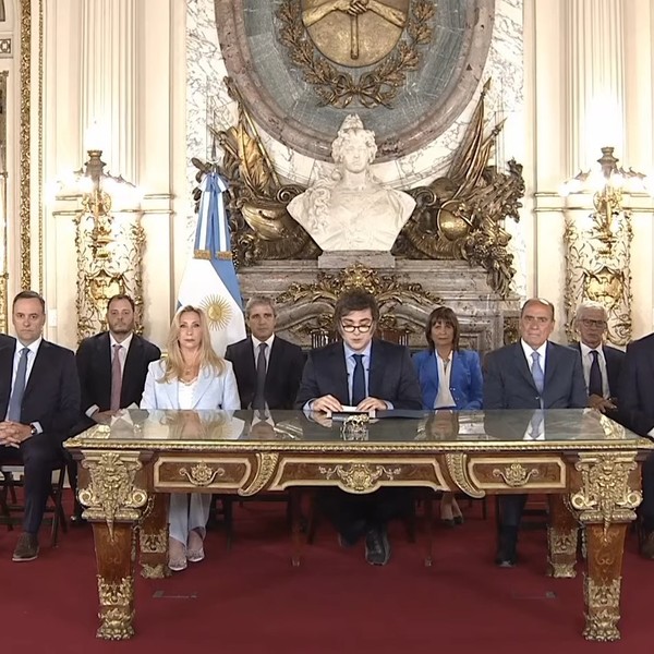 MwnqGsKxj_600x600__1 milei