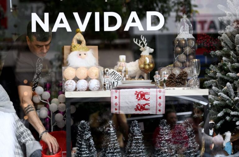 f1e9bb7c-b128-495f-aeac-c5433c4b7f8a navidad