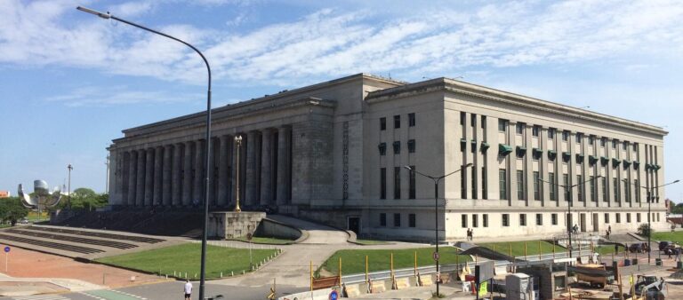 facultad_de_derecho_uba_universidad_de_buenos_aires-min