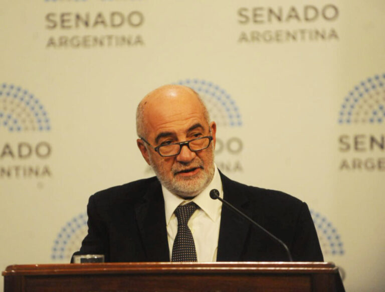 POLE-1024x778 sanchez posleman