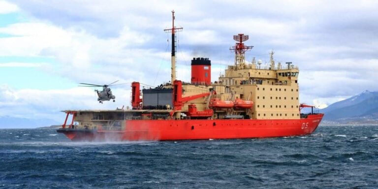 ROMPEHIELOS almirante irizar antartida