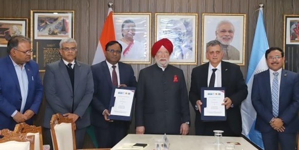 pu52JyKYm_1256x620__2 india gnl