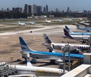 ALERTA EN LOS AEROPUERTOS: ATE LANZA HUELGA DE DOS DÍAS QUE PODRÍA AFECTAR VUELOS EN TODO EL PAÍS