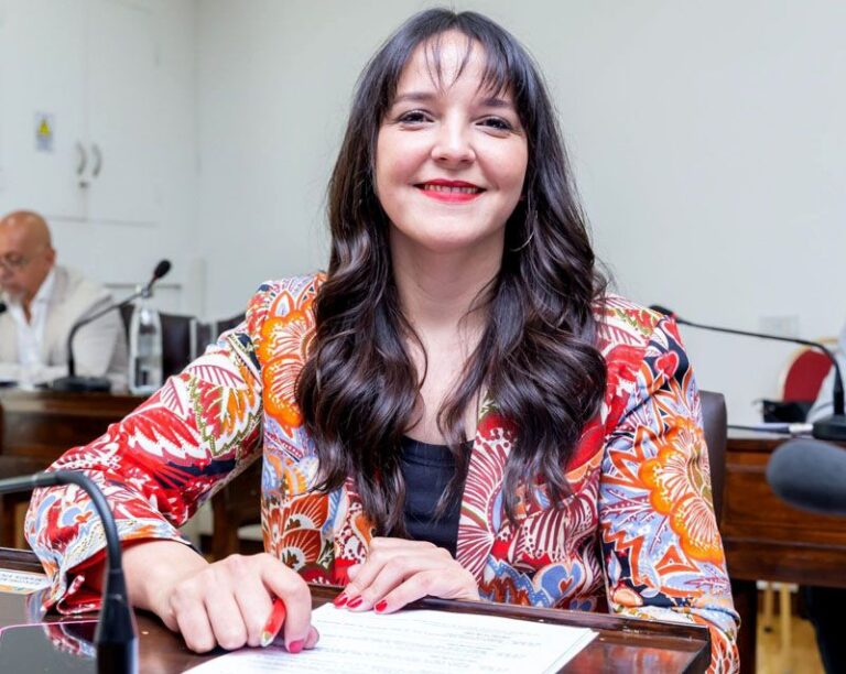 20250422110755fa2506785eb27d682834ecfca9f70322_med victoria vuoto