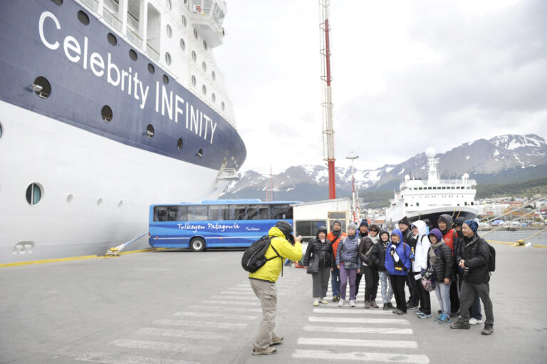 b9abae1f-bdbd-48d7-9710-74dc3e44df35 crucero ushuaia