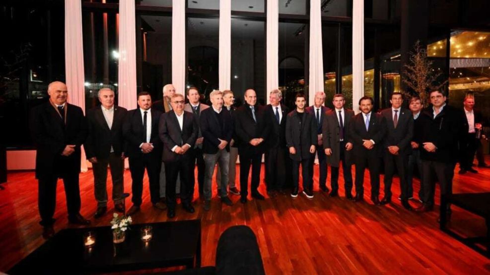 guillermo-francos-con-gobernadores-en-la-rural-2063852