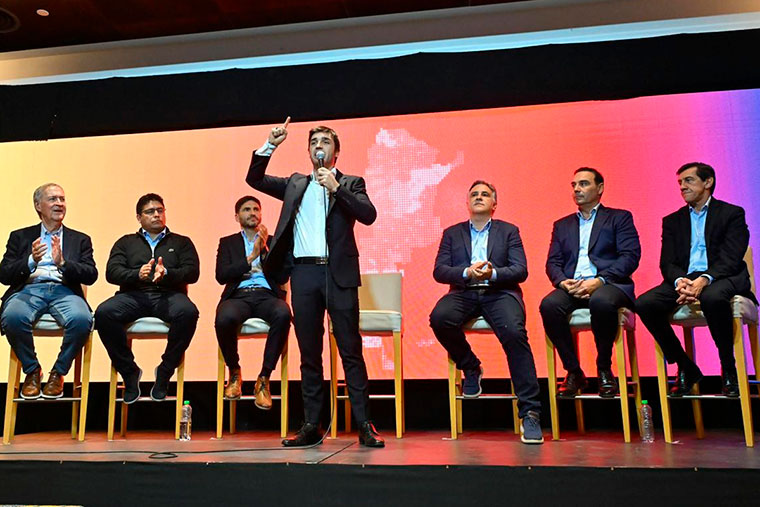 Revista-Puerto-Chubut-Cumbre-de-gobernadores-de-Provincias-Unidas-en-Puerto-Madryn-img-02