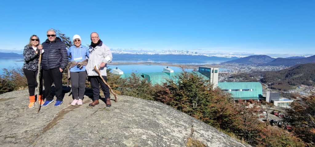 019ce436-d5b2-415c-a15d-fd37adaa02b1